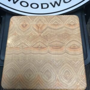 Medium end-grain Honey locust