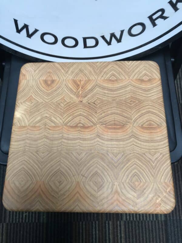 Medium end-grain Honey locust